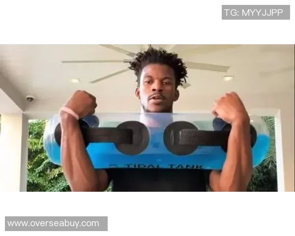 外国足球球星INS最新动态分享精彩训练片段展现超强个人技术与进步