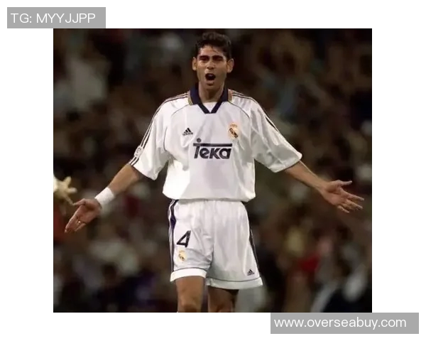 两面穿足球服的传奇球星是谁 揭秘他在不同球队的辉煌历程