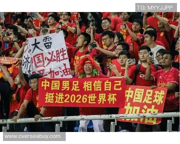 中国足球迷热议的足球明星及其在中国的庞大粉丝群体解析 中国足球迷热议的足球明星及其在中国的庞大粉丝群体解析
